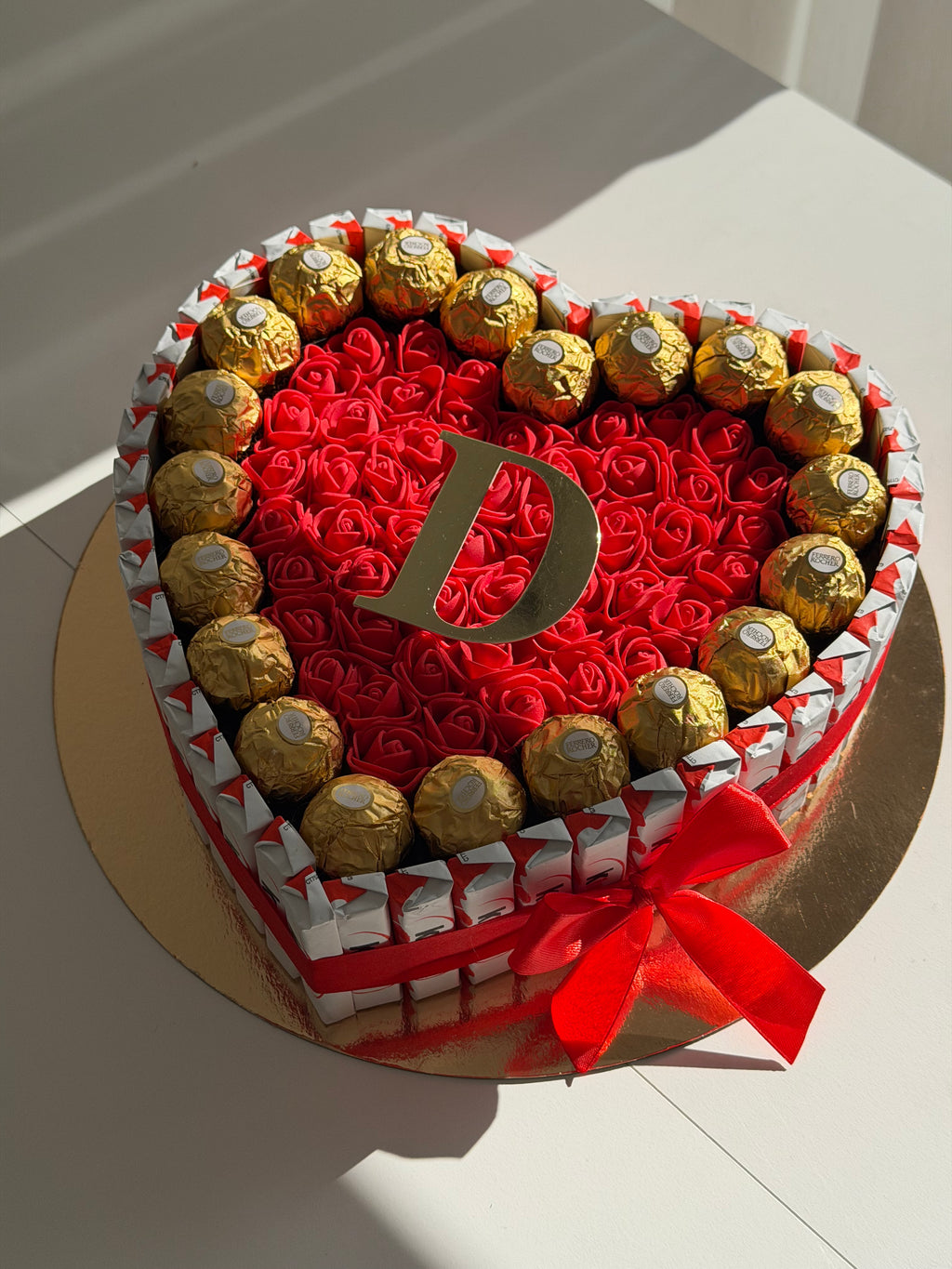 Box cœur fleurs chocolat + initiale