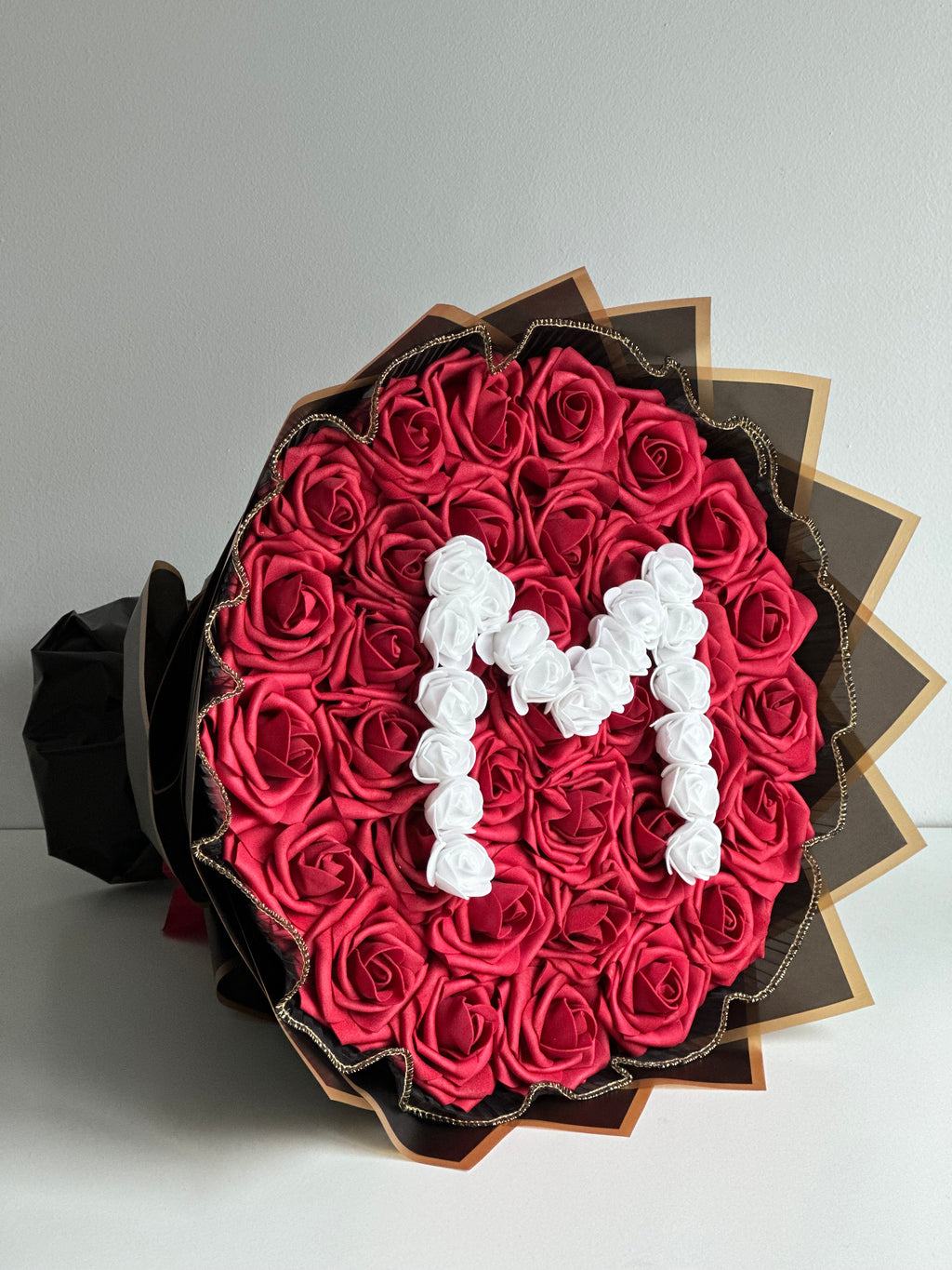 Bouquet de fleurs avec initiale