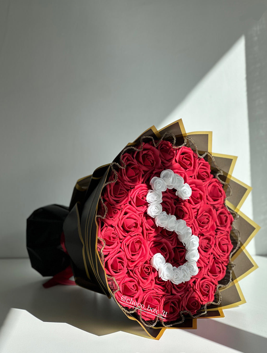 Bouquet de fleurs avec initiale